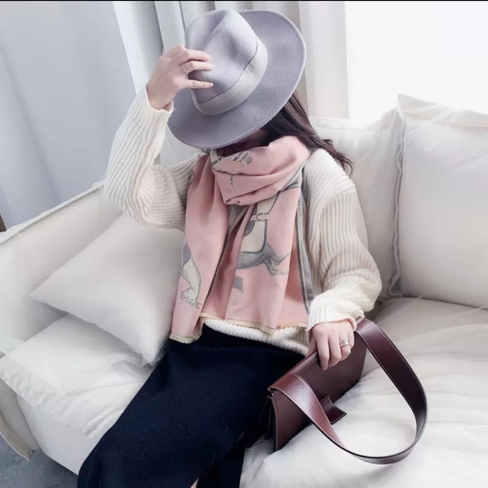 ⭐NEW! Cashmere Luxury Horse Scarf - Picture 2 of 6